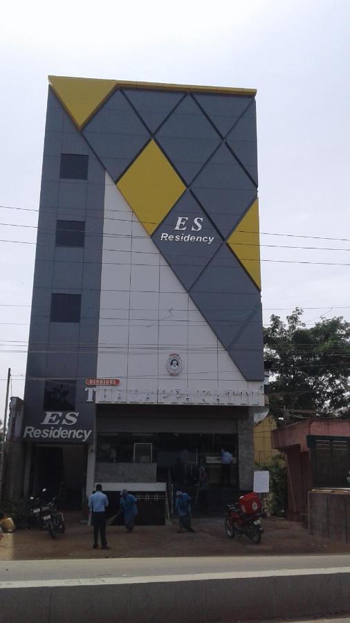 E S Residency Hotel เธนี ภายนอก รูปภาพ